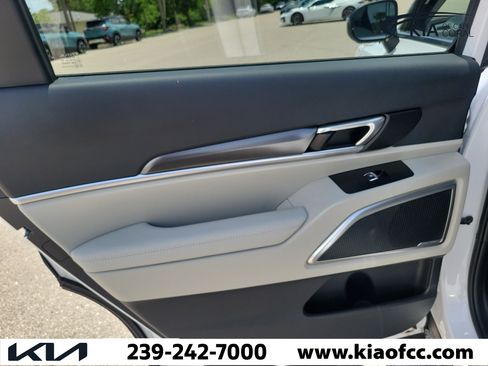 Used 2025 Kia Telluride S FWD image 12