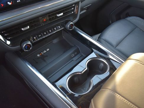 Used 2025 Chevrolet Tahoe LT image 13