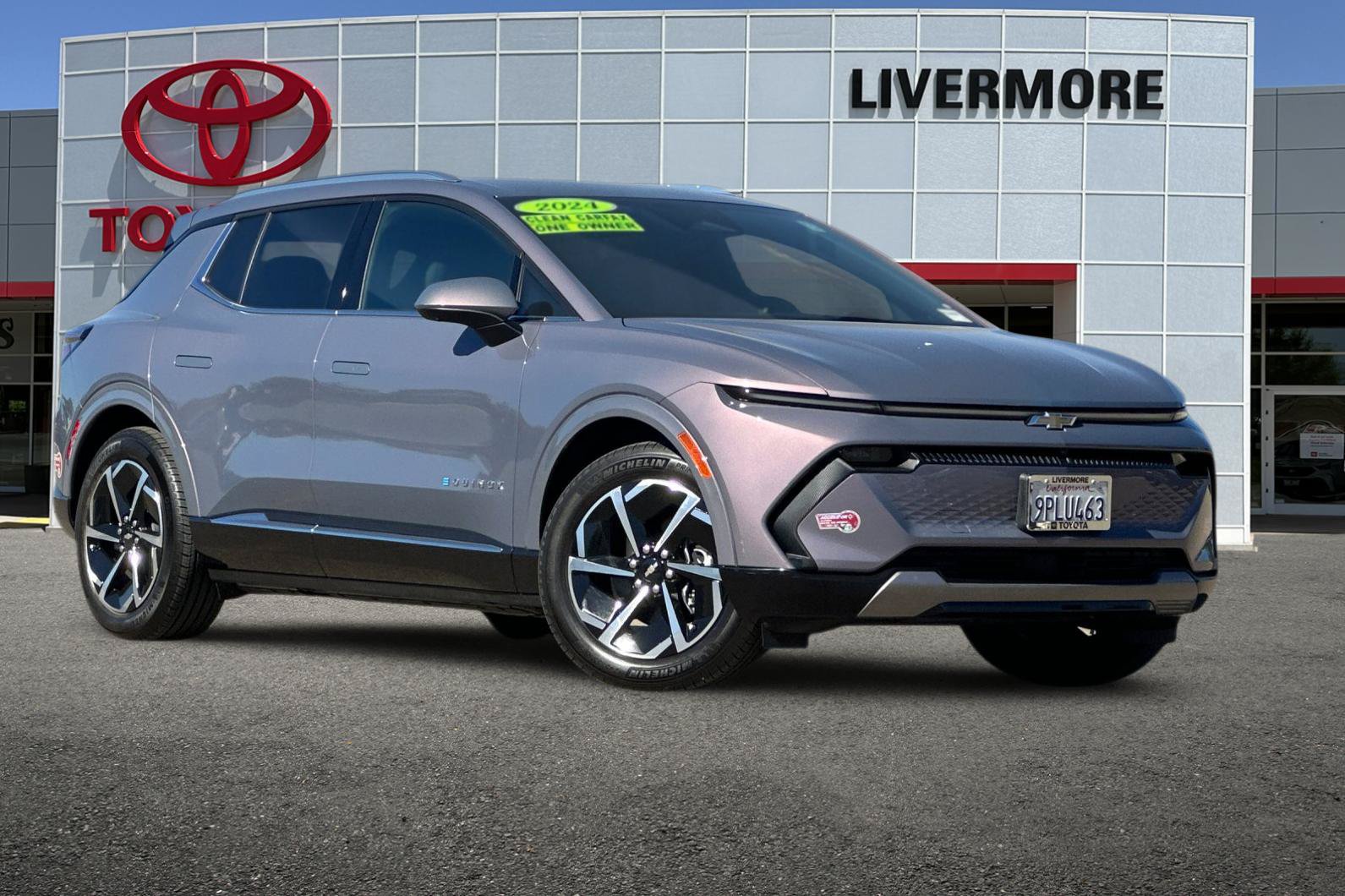 Used 2024 Chevrolet Equinox EV LT w/ LPO, All-Weather Mat Package FWD image 2