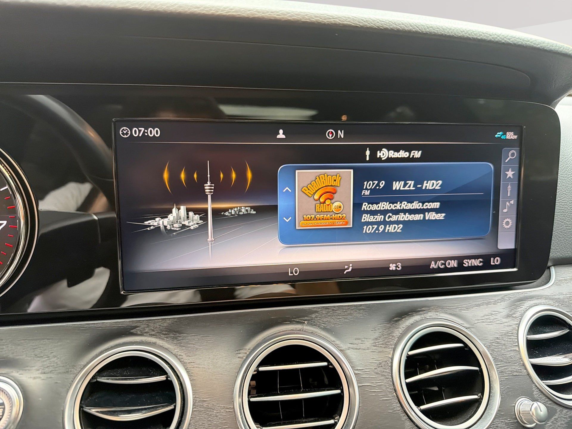 Used 2019 Mercedes-Benz E 300 w/ Premium 1 Package image 12