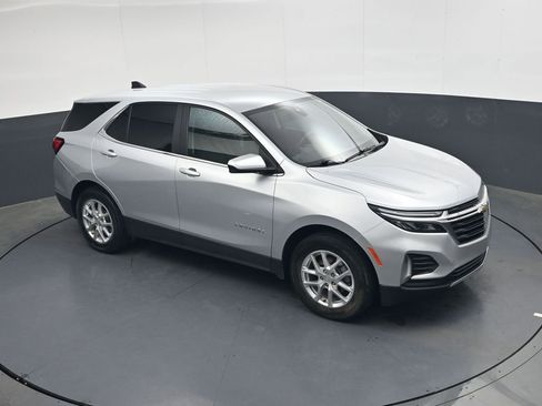 Used 2022 Chevrolet Equinox LT FWD image 18