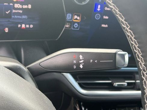 Used 2025 Chevrolet Equinox EV LT w/ Convenience Package image 15