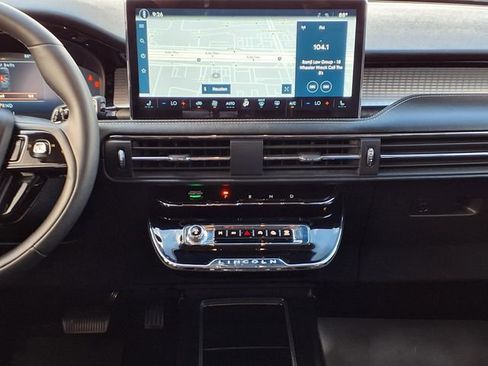 Certified 2023 Lincoln Corsair FWD image 8