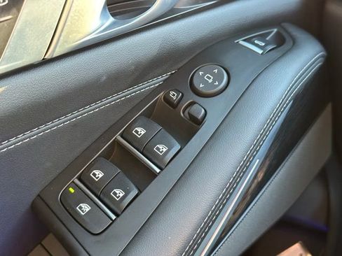 Used 2025 BMW X5 M60i w/ Executive Package image 23