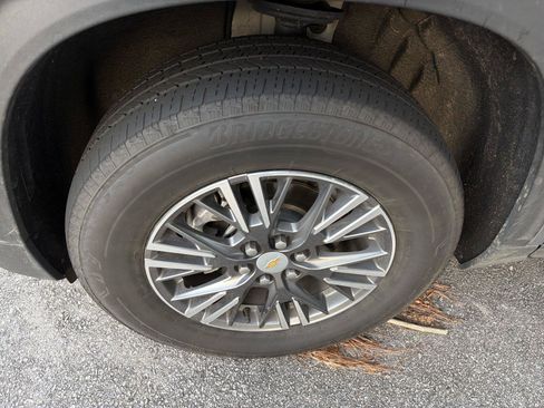 Used 2026 Chevrolet Traverse LT FWD image 10