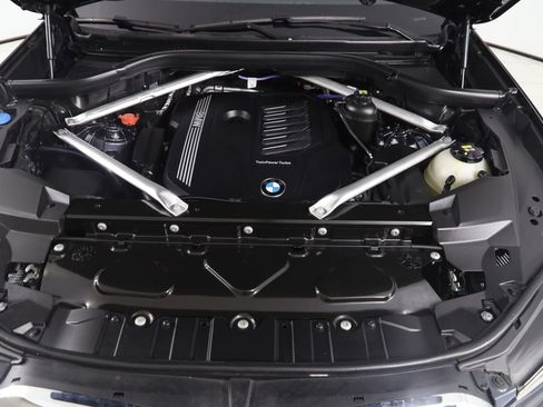 Used 2022 BMW X5 xDrive40i w/ M Sport Package AWD/4WD image 53