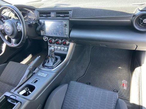 Used 2022 Toyota GR86 RWD image 15