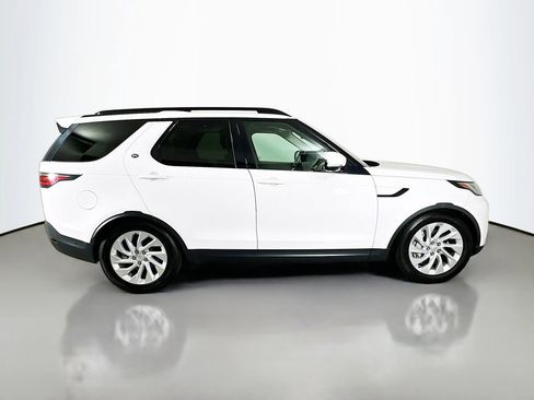 Used 2021 Land Rover Discovery S image 8