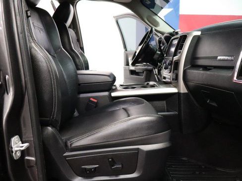 Used 2016 RAM 2500 Laramie w/ Convenience Group RWD image 8
