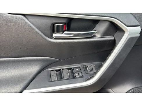 Certified 2022 Toyota RAV4 XLE AWD/4WD image 13