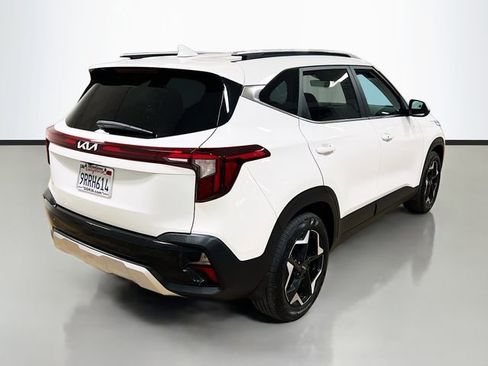 Certified 2025 Kia Seltos EX w/ EX Sunroof Package image 7