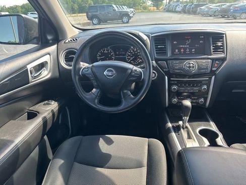Used 2019 Nissan Pathfinder SV FWD image 22