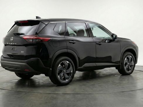 Used 2025 Nissan Rogue SV AWD/4WD image 9