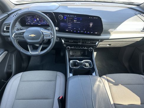 Used 2025 Chevrolet Traverse LT AWD/4WD image 18