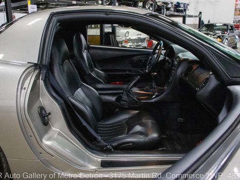 Used 1999 Chevrolet Corvette Coupe RWD image 40
