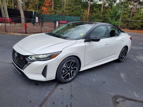 Certified 2024 Nissan Sentra SR image 10