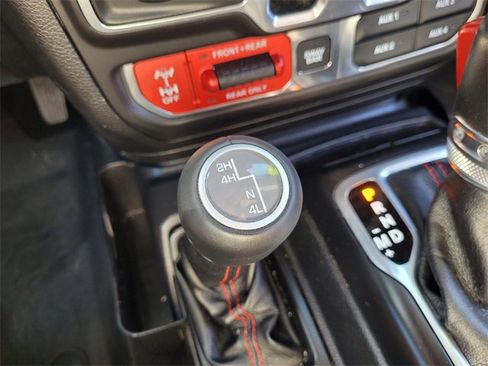 Certified 2018 Jeep Wrangler Unlimited Rubicon image 31