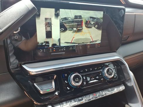 Used 2024 GMC Sierra 2500 Denali Ultimate w/ Max Trailering Package AWD/4WD image 30
