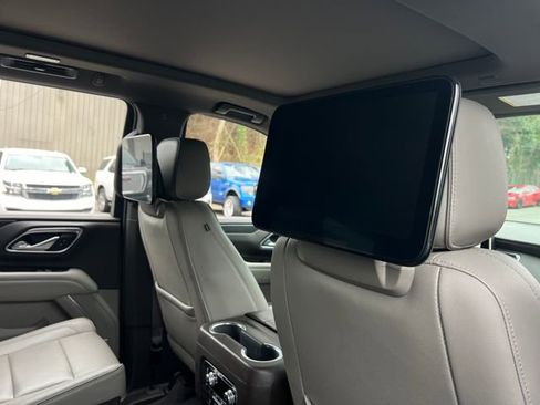 Used 2021 GMC Yukon SLT w/ SLT Luxury Plus Package image 34