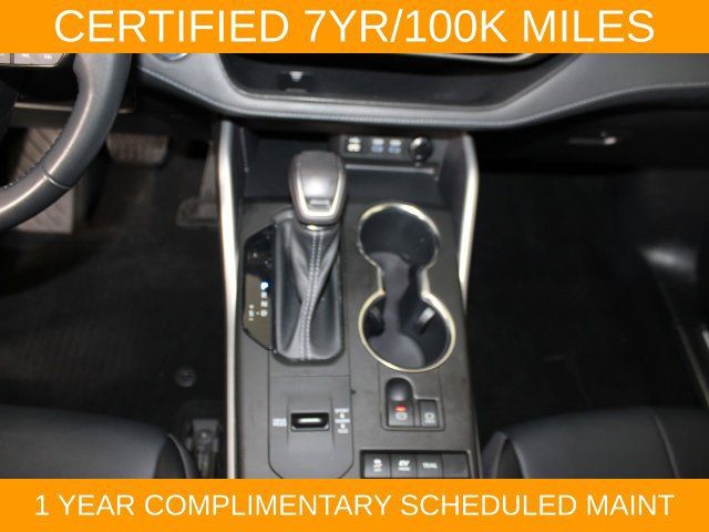 Used 2022 Toyota Highlander XLE AWD/4WD image 26