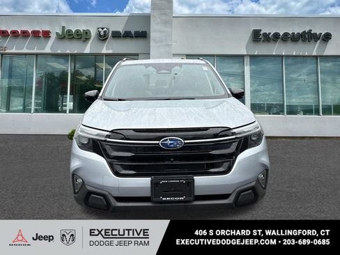 Used 2025 Subaru Forester Touring AWD/4WD image 6
