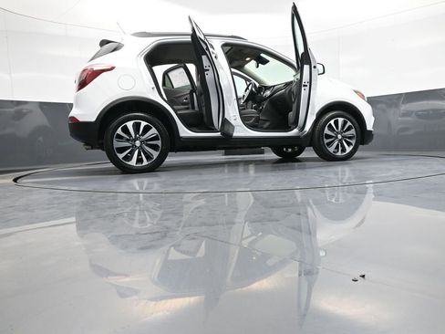 Used 2021 Buick Encore Preferred w/ Safety Package II AWD/4WD image 47