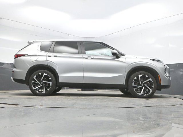 Used 2024 Mitsubishi Outlander SE AWD/4WD image 42