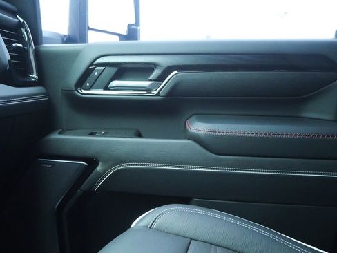 Used 2026 GMC Sierra 2500 AT4X image 32