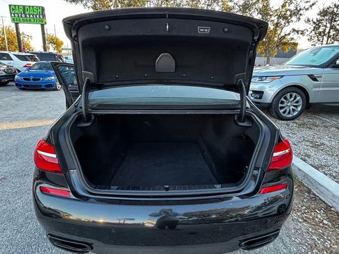 Used 2017 BMW 750i RWD image 15