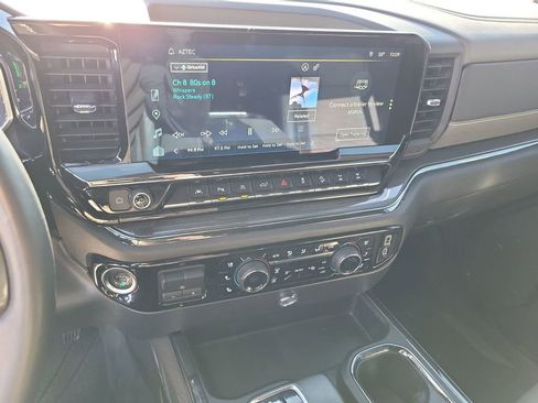 Used 2024 Chevrolet Silverado 1500 ZR2 image 12