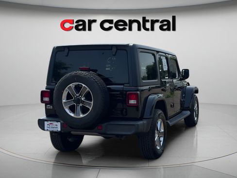 Used 2021 Jeep Wrangler Unlimited Sahara w/ Cold Weather Group AWD/4WD image 5