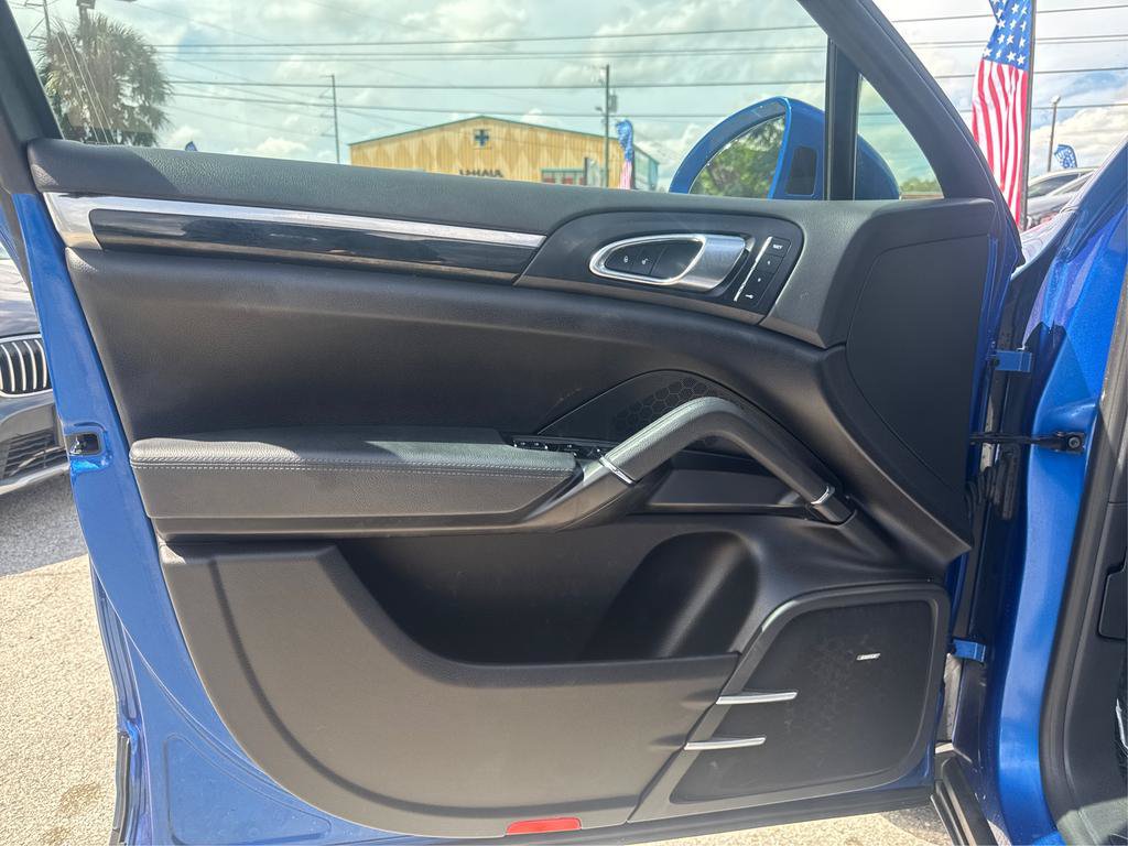 Used 2017 Porsche Cayenne S AWD/4WD image 21