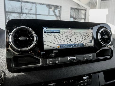 Used 2025 Mercedes-Benz Sprinter 2500 image 17