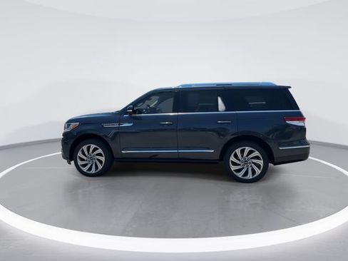 Used 2022 Lincoln Navigator Reserve RWD image 4