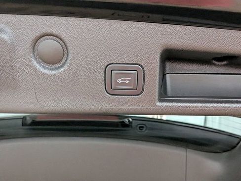 Used 2023 Chevrolet Equinox RS FWD image 18