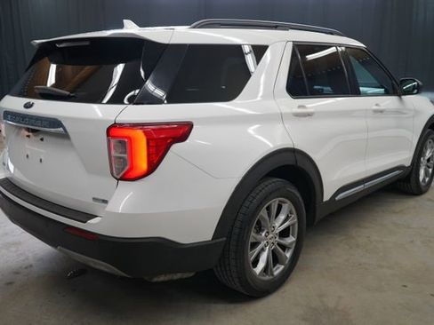 Used 2020 Ford Explorer XLT w/ Equipment Group 202A AWD/4WD image 7