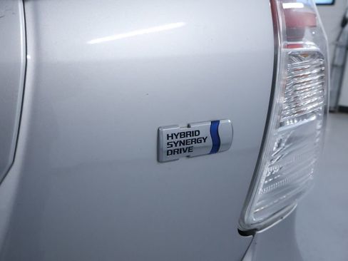 Used 2017 Toyota Prius V Three FWD image 11