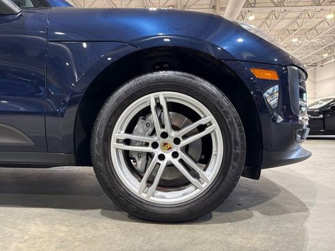 Used 2021 Porsche Macan w/ Premium Package image 20