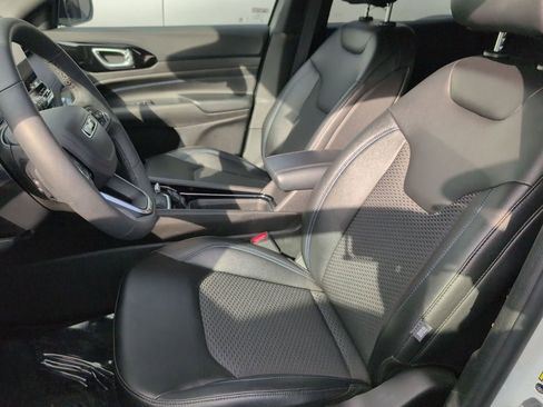 New 2025 Jeep Compass Latitude w/ Altitude Special Edition image 11