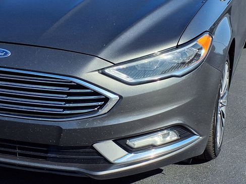 Used 2017 Ford Fusion SE AWD/4WD image 26