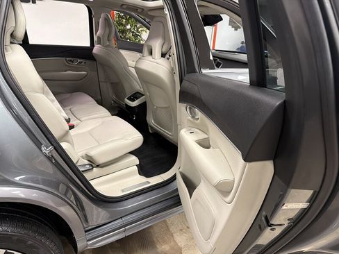 Used 2020 Volvo XC90 T5 Momentum AWD/4WD image 57