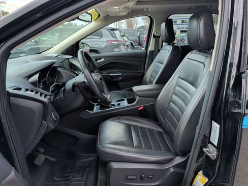 Used 2018 Ford Escape Titanium w/ Ford Safe & Smart Package AWD/4WD image 15