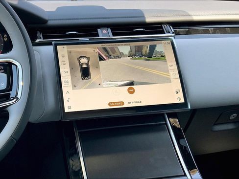 New 2026 Land Rover Range Rover Velar Dynamic SE image 6