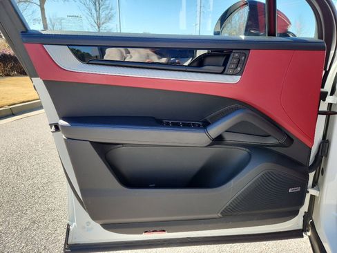 Certified 2024 Porsche Cayenne S image 15