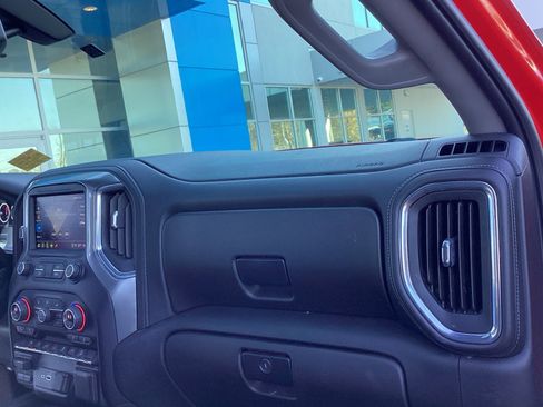 Used 2021 Chevrolet Silverado 1500 LT Trail Boss w/ Convenience Package II image 18