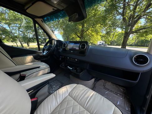 Used 2019 Mercedes-Benz Sprinter 170 image 21