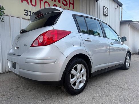 Used 2009 Nissan Versa Hatchback w/ Convenience Pkg FWD image 4