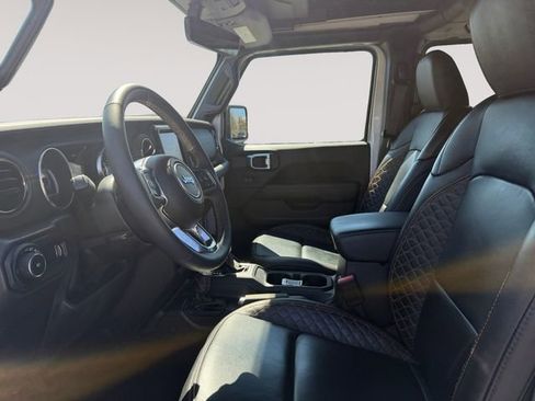 Used 2023 Jeep Wrangler Altitude image 9
