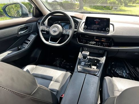 Certified 2023 Nissan Rogue SL FWD image 11