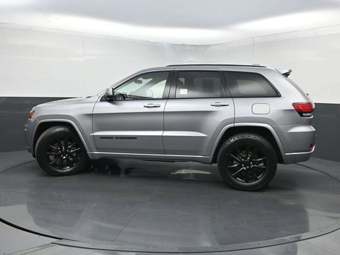 Used 2021 Jeep Grand Cherokee Laredo X image 41